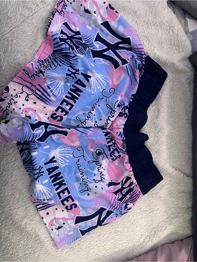 Women’s XL  Pink & Blue Athletic Shorts NY Yankees Spring Training